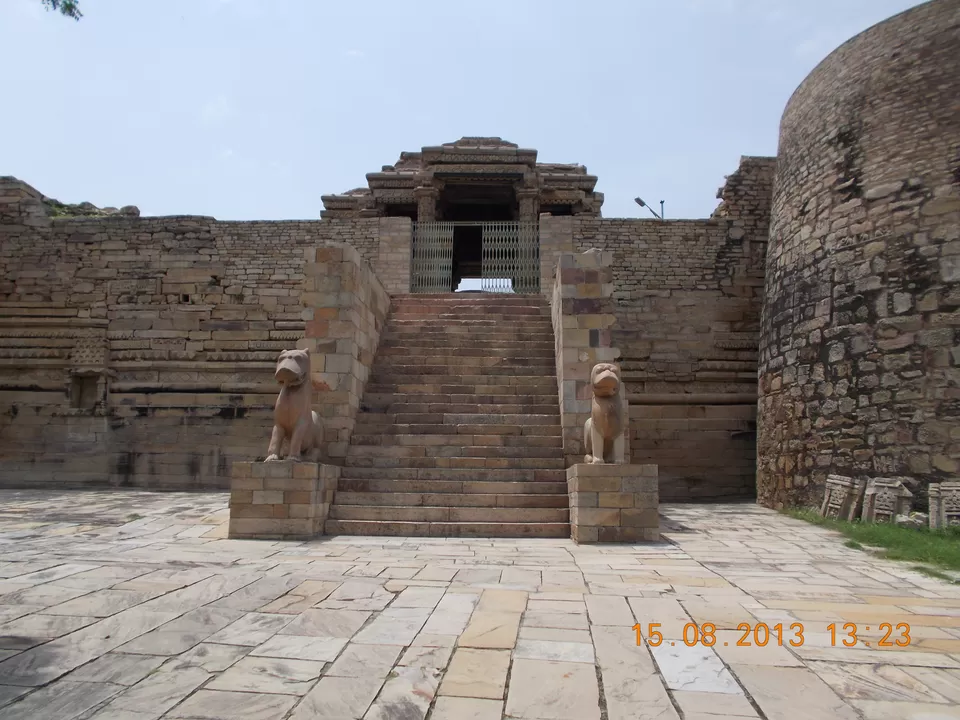 Photo of Padhavali, Padhavali, Madhya Pradesh 476444, India by Mayank Pandeyz (with floating shoes)