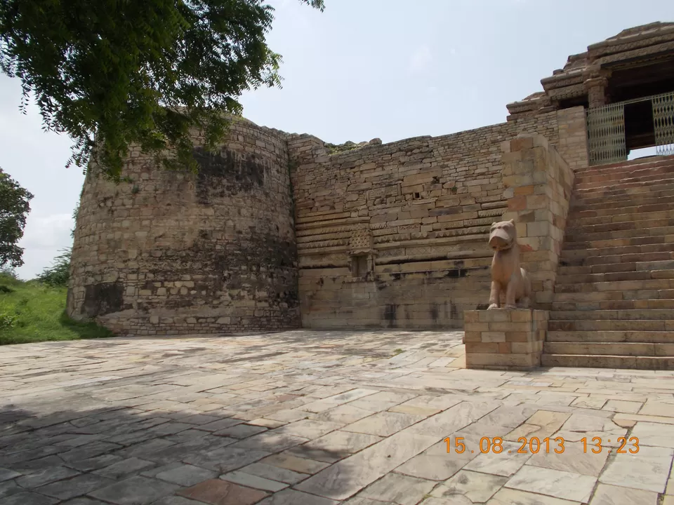 Photo of Padhavali, Padhavali, Madhya Pradesh 476444, India by Mayank Pandeyz (with floating shoes)