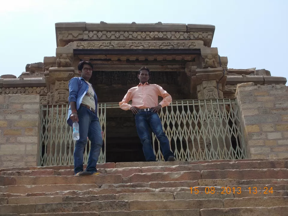 Photo of Padhavali, Padhavali, Madhya Pradesh 476444, India by Mayank Pandeyz (with floating shoes)