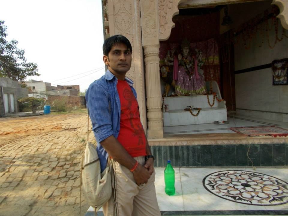 Photo of Lost my heart in Govardhan 13/14 by Mayank Pandeyz (with floating shoes)