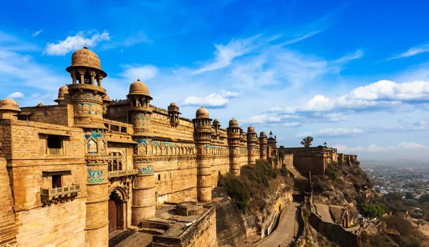 Photo of Gwalior Fort, Gwalior, Madhya Pradesh, India by Mayank Pandeyz (with floating shoes)