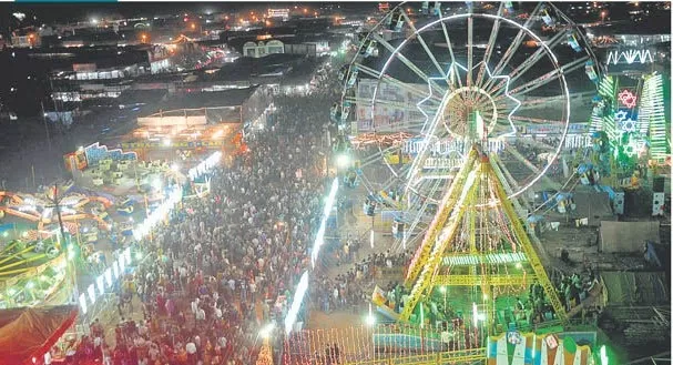 Photo of Mela Ground, Gwalior, Madhya Pradesh, India by Mayank Pandeyz (with floating shoes)