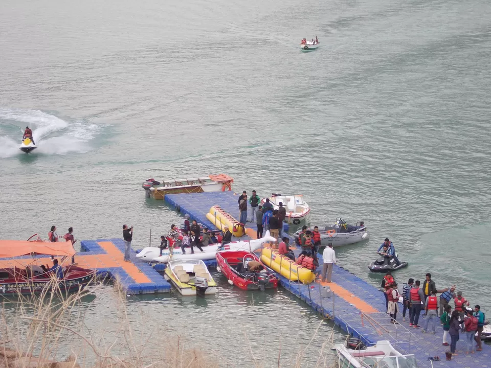 Photo of Tehri Dam, Tehri Garhwal, Uttarakhand, India by Mayank Pandeyz (with floating shoes)