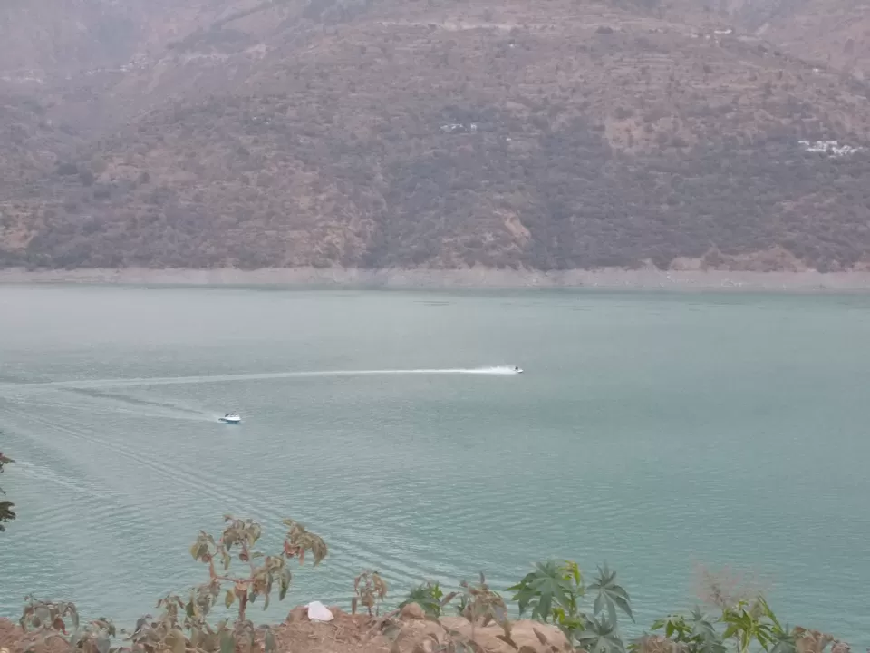 Photo of Tehri Dam, Tehri Garhwal, Uttarakhand, India by Mayank Pandeyz (with floating shoes)