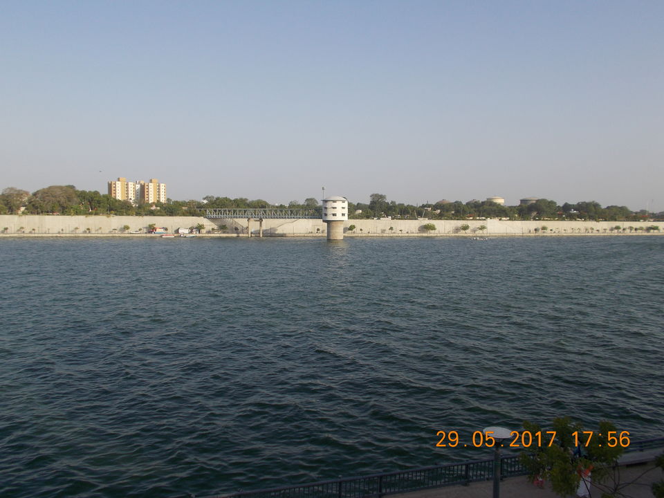 Photo of A short trip to Ahmedabad by Mayank Pandeyz (with floating shoes)