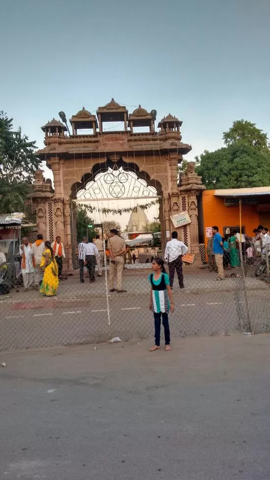 Photo of Peetambara Peeth, Datia, Madhya Pradesh, India by Mayank Pandeyz (with floating shoes)