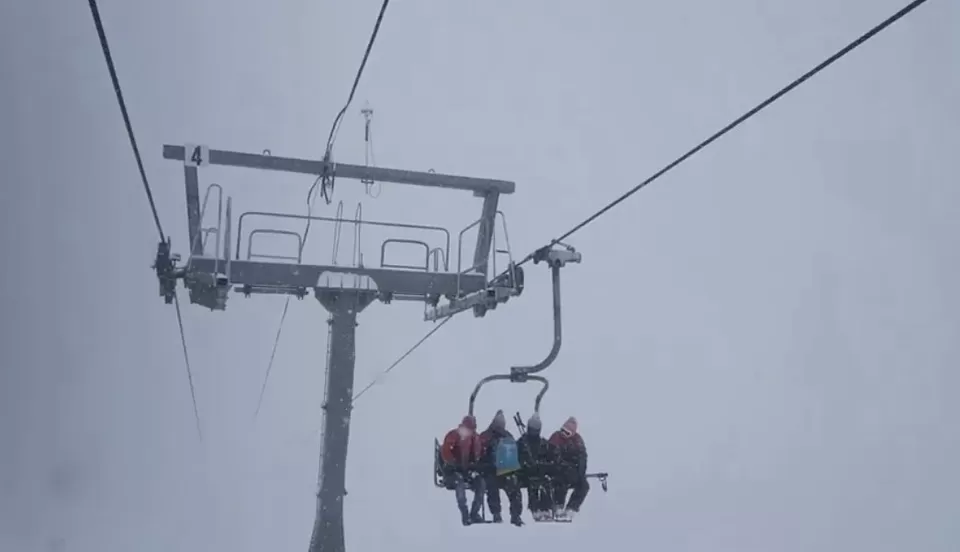 Photo of Auli Chair Lift, Chair Lift Platform Auli, Auli Road, Auli Laga Salude, Uttarakhand, India by Anupama Narayanan