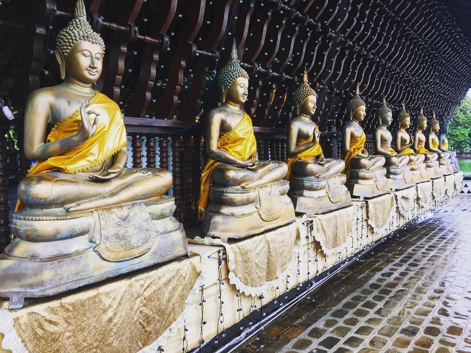 Photo of Beira Lake, Colombo, Western Province, Sri Lanka by Mallika Hatimuria