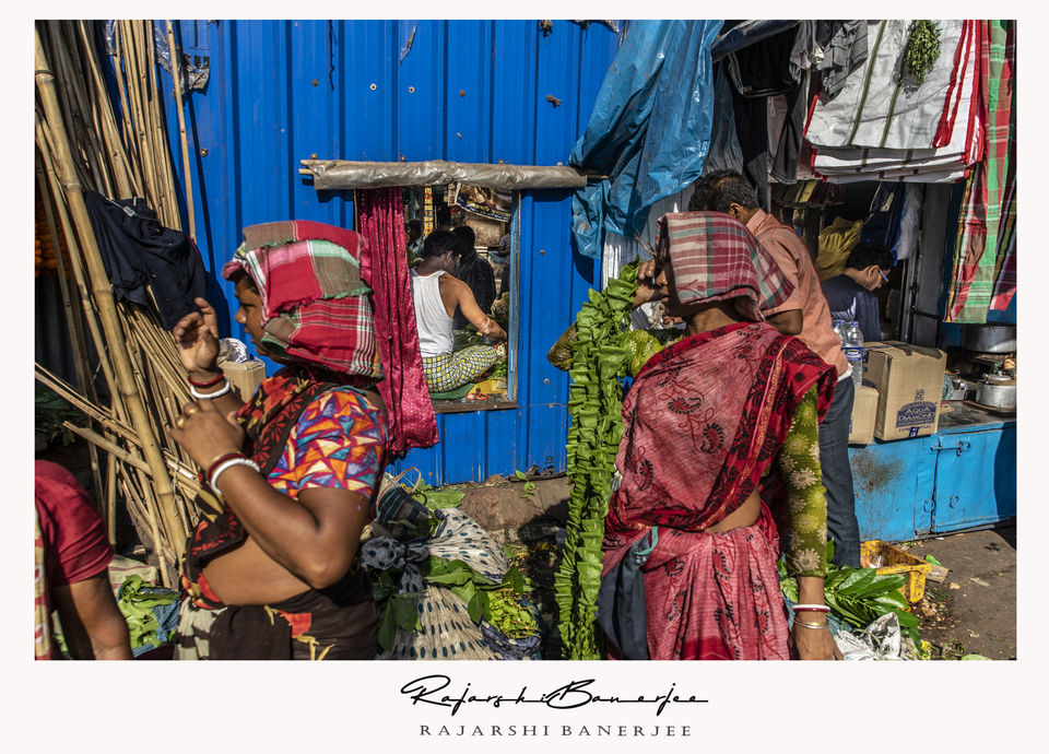 Photo of Mullick Ghat Flower Market, Strand Bank Road, Fairley Place, B.B.D. Bagh, Kolkata, West Bengal, India by Rajarshi Banerjee