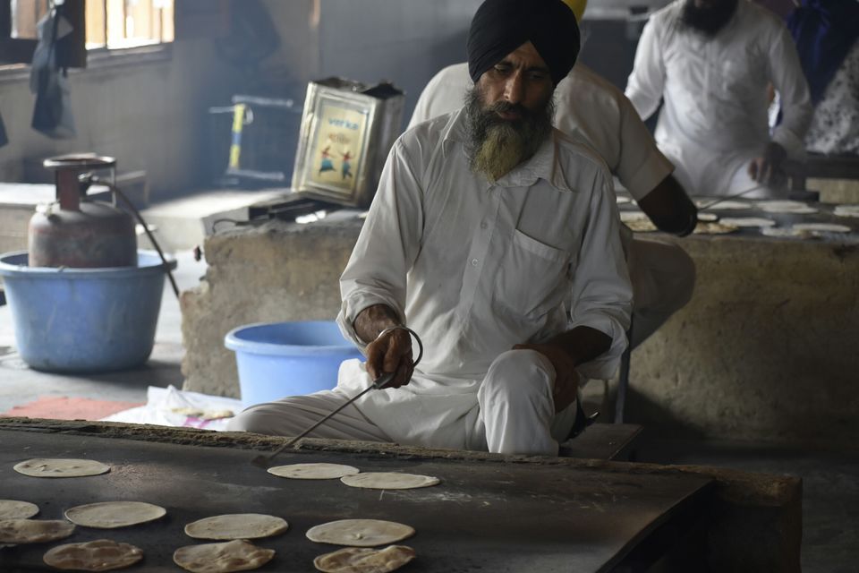 Photo of Golden Temple Road, Jallan Wala Bagh, Katra Ahluwalia, Amritsar, Punjab, India by Mayank Pathak