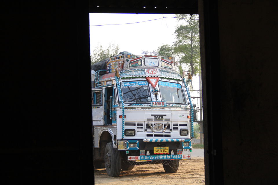 Photo of My Hitchhiking Experiences with Punjabi Drivers 6/18 by Hitesh Bhatt