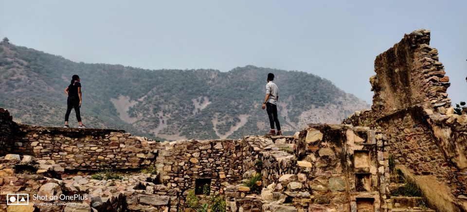 Photo of Bhangarh Fort, Bhangarh, Rajasthan, India by Mr.Grv
