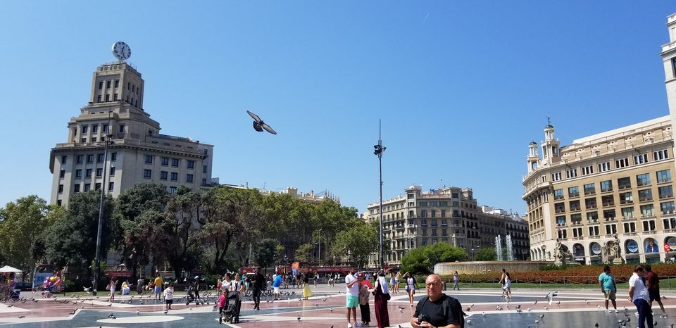 Photo of Plaza de Cataluña, Barcelona, Spain by Moushumi Ghosh