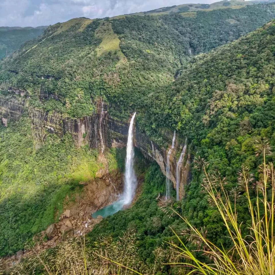 Photo of NohKaLikai Falls, Meghalaya by Souvik Podder