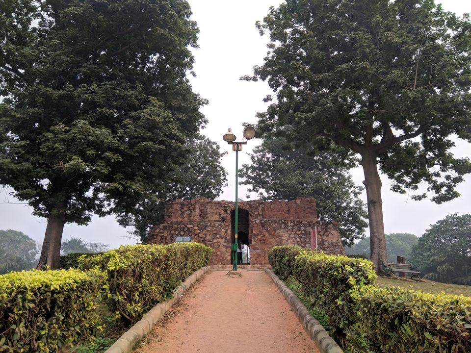 Photo of Munda Gumbad, Hauz Khas Tank, Deer Park, Hauz Khas, New Delhi, Delhi, India by Shubhanjal