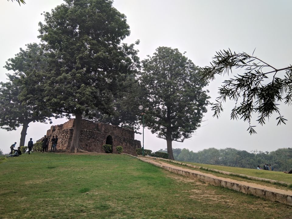 Photo of Munda Gumbad, Hauz Khas Tank, Deer Park, Hauz Khas, New Delhi, Delhi, India by Shubhanjal
