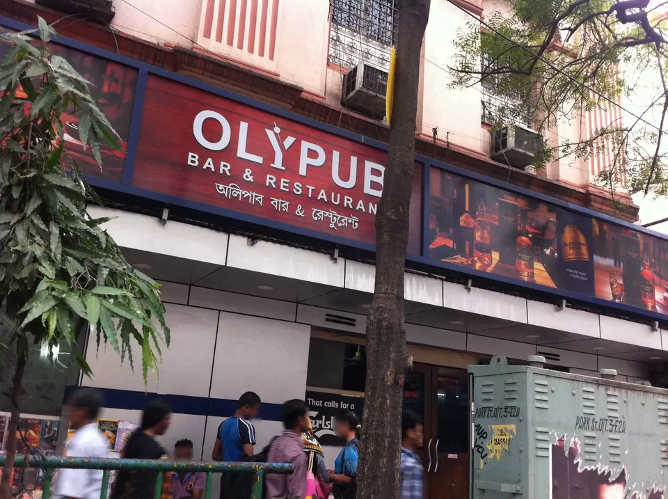 Photo of OlyPub, Park Street, Taltala, Kolkata, West Bengal, India by Aninda De
