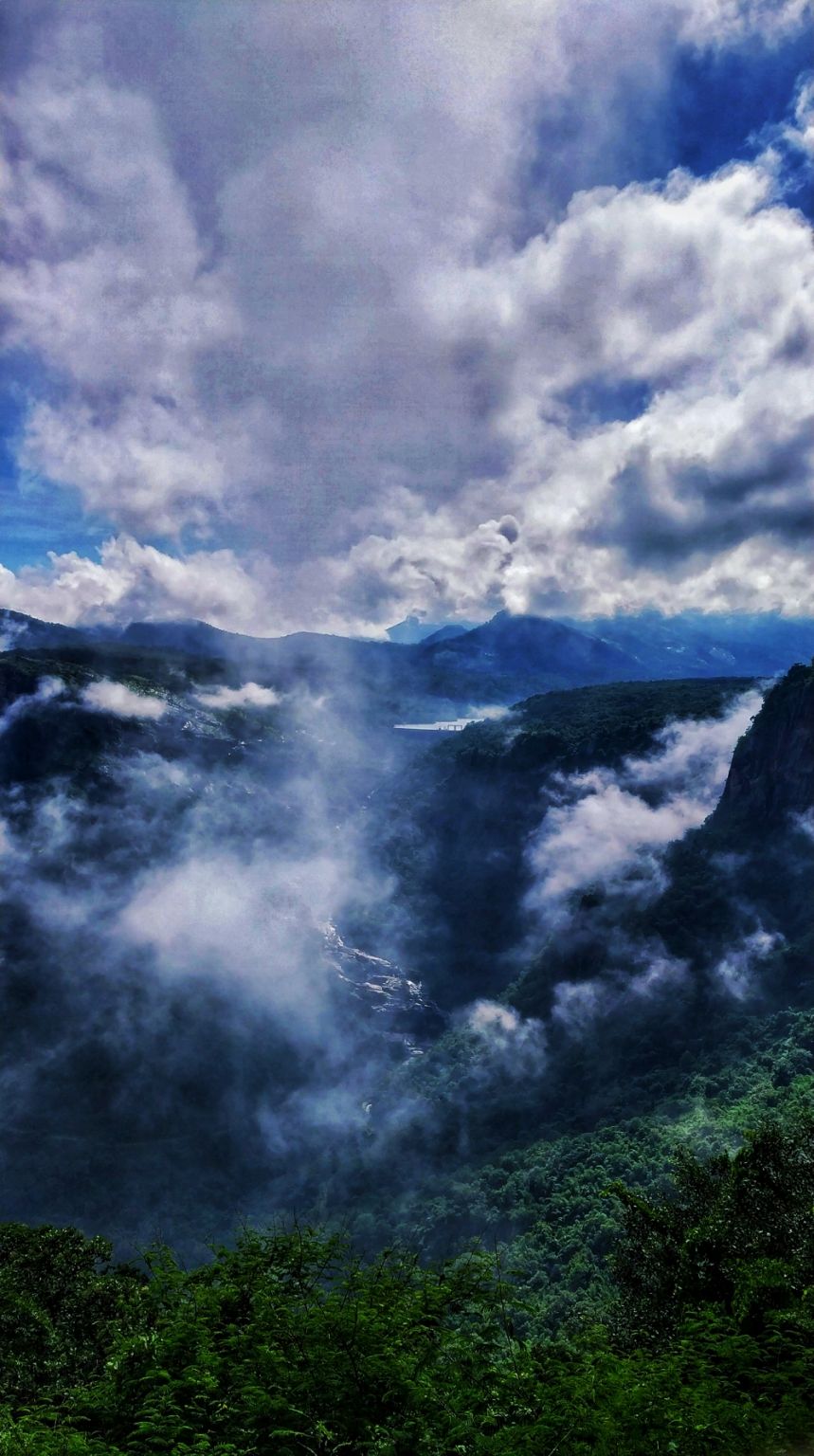 Photo of Valparai, Tamil Nadu, India by LAKSHMI NARAYAN