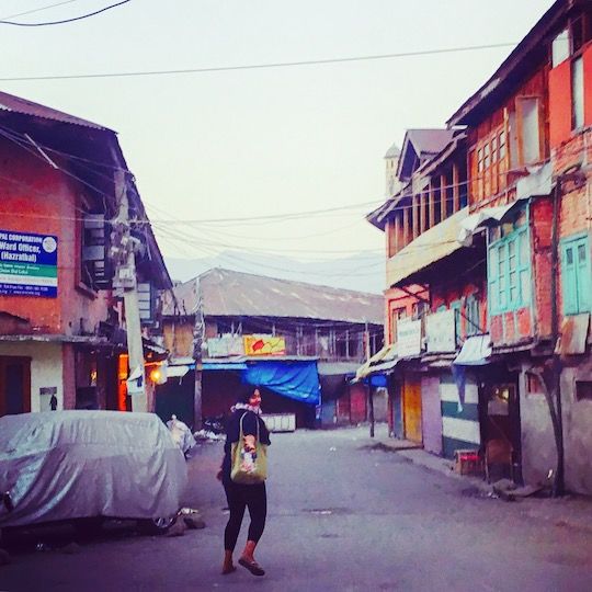 Photo of My Solo Travel in Kashmir: Somewhere Among Kashmiriyat, Curfew and Kahwa, I left my Heart Behind | l 14/17 by Kanika Gupta