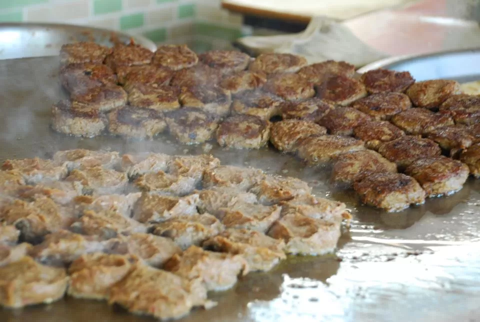 Photo of Tunday Kababi, Old Nazirabad Road, Medicine Market, Khayali Ganj, Aminabad, Lucknow, Uttar Pradesh, India by Amit Halder