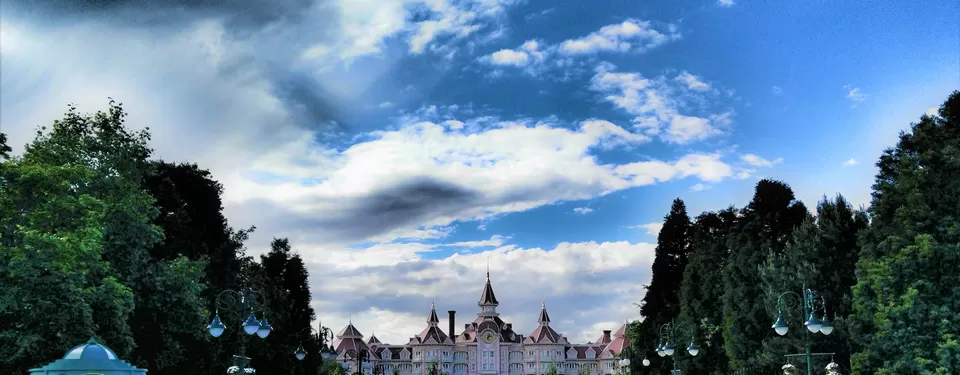 Photo of Walt Disney Studios Park, Place des Frères Lumière, Chessy, France by travelindians