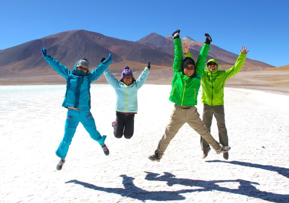 Photo of Meet a couple travelling the world for 1 year with 2 kids 1/5 by Monty Bajaj