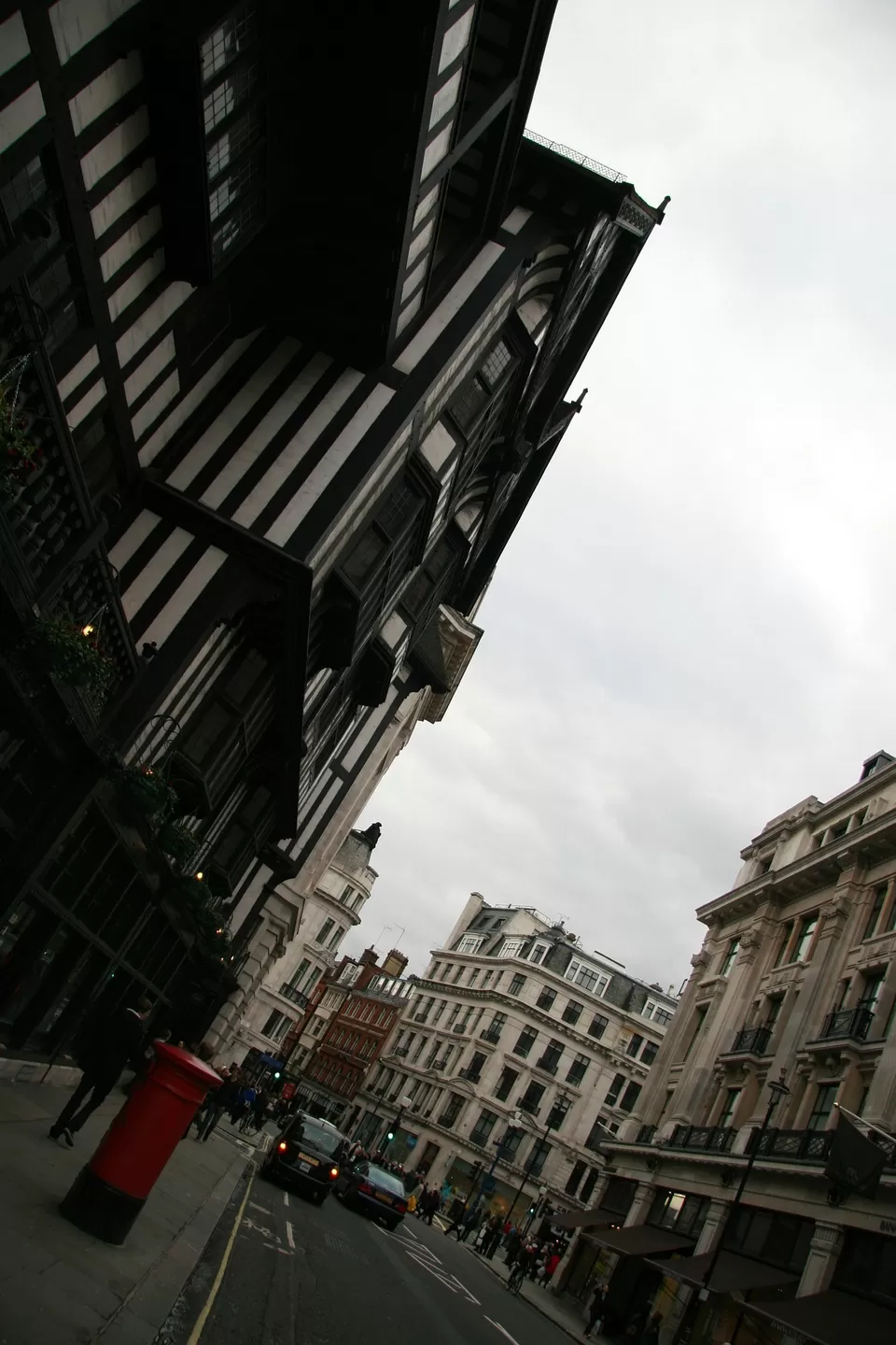 Photo of Harrods, Brompton Road, London, UK by Singh Anshul