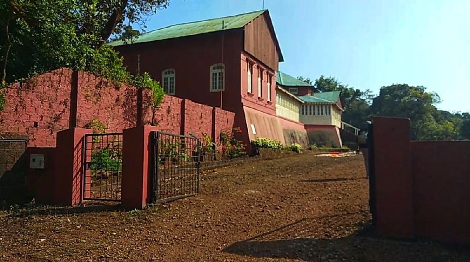 Photo of The hidden Morarji Castle in Mahabaleshwar by Bhataku's Travel Tales