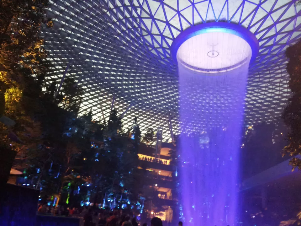 Photo of Airport Boulevard, HSBC Rain Vortex, Singapore by Nikhil Gupta