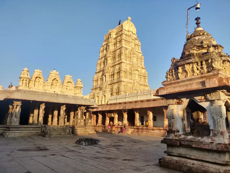 Photo of Virupaksha Temple, Hampi, River Road, Hampi, Karnataka, India by Aishwarya Rao