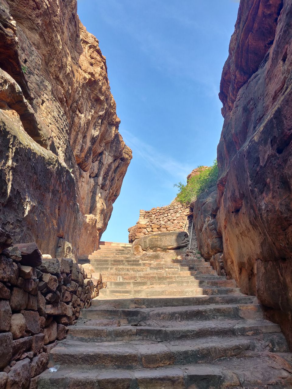 Photo of Badami Fort, Badami, Karnataka, India by Aishwarya Rao