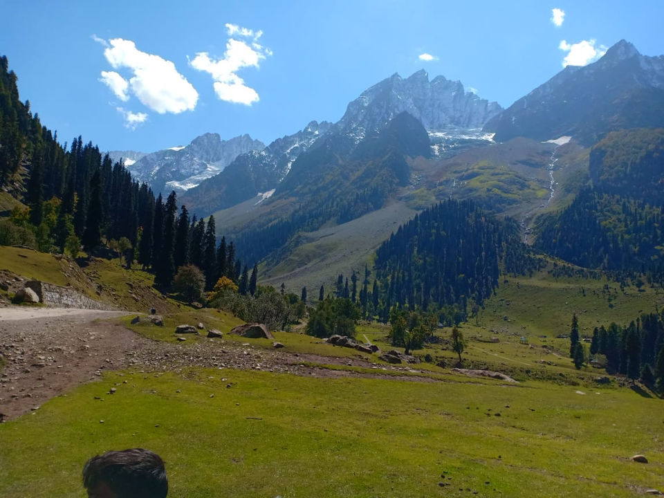Photo of 4 Days Of Autumn In Jammu &Kashmir by Saheli Banerjee