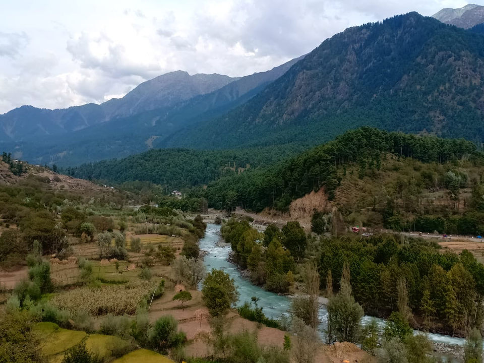 Photo of 4 Days Of Autumn In Jammu &Kashmir by Saheli Banerjee