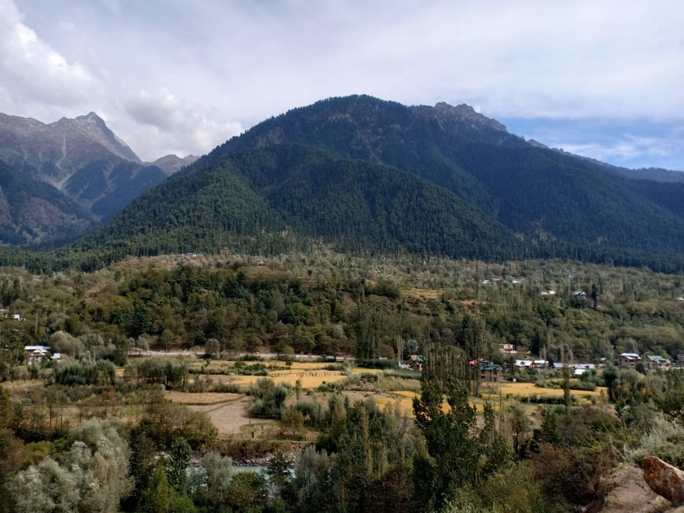 Photo of 4 Days Of Autumn In Jammu &Kashmir by Saheli Banerjee