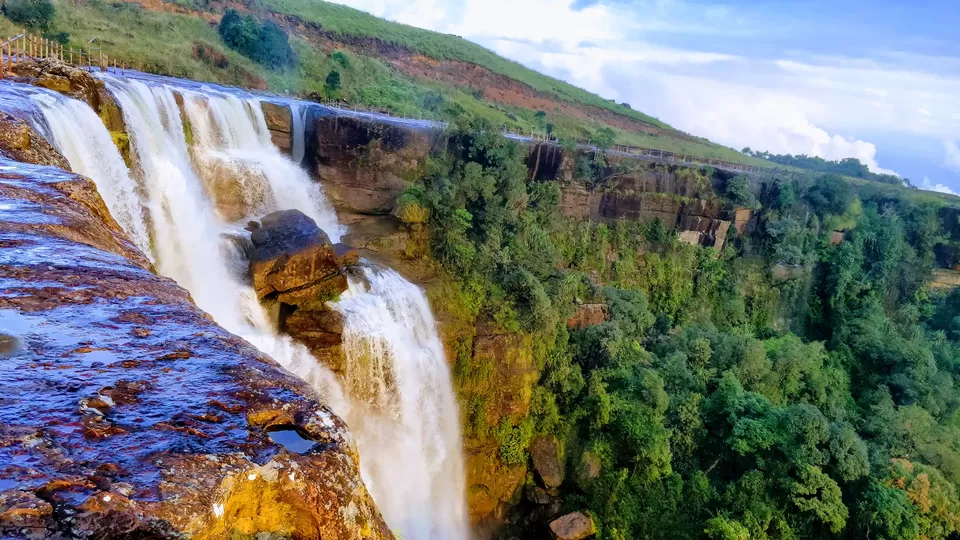 Photo of Nongriat, Meghalaya, India by baniya travellers
