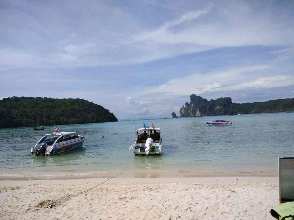 Photo of Island hopping in "Thailand" by Neha Sharma