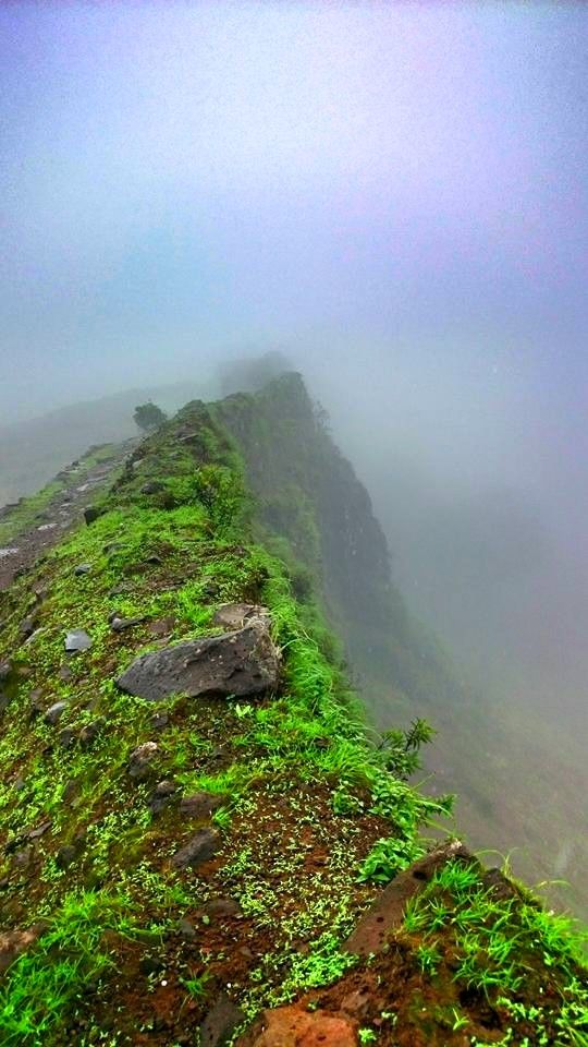 Photo of Korigad - Place of Backward Waterfall 4/15 by Manish