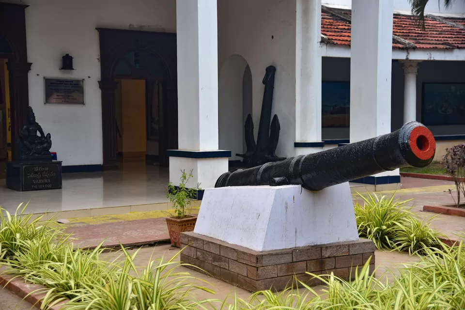 Photo of Visakha Museum, Beach Road, opposite पाम बीच होटल, Dutch Layout, Kirlampudi Layout, Chinna Waltair, Pedda Waltair, Visakhapatnam, Andhra Pradesh, India by Subhadeep Debnath