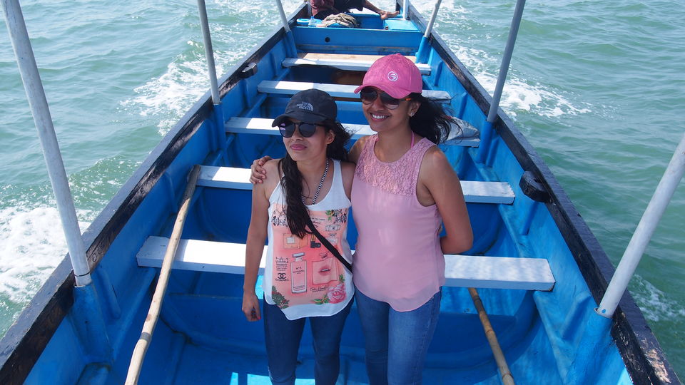 Photo of #SwipeRightToTravel - That Mountain Girl 13/17 by Vachana Shetty