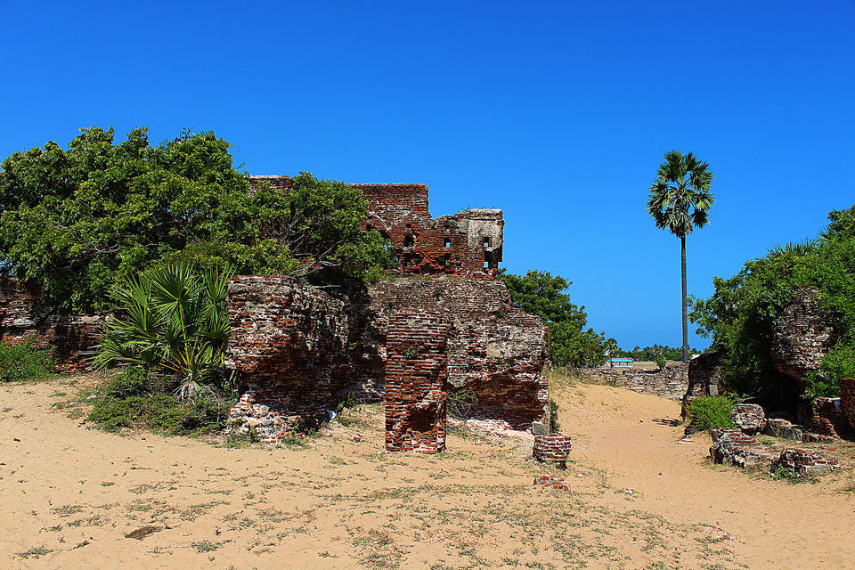 Photo of Alamparai Fort, Edaikazhinadu, Tamil Nadu, India by GOUTHAMKUMAR JANAKIRAMAN