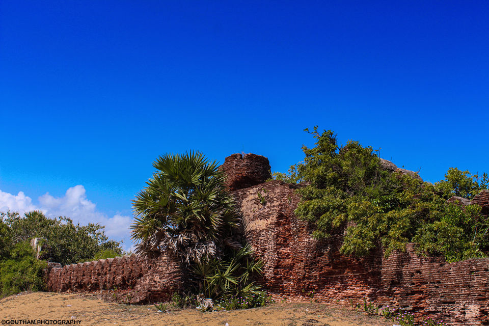 Photo of Alamparai Fort, Edaikazhinadu, Tamil Nadu, India by GOUTHAMKUMAR JANAKIRAMAN