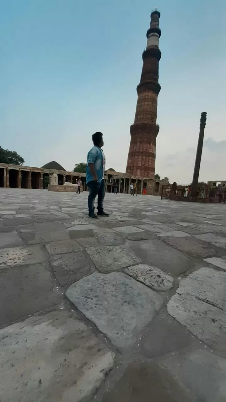 Photo of qutub minar monuments, Qutub Minar Complex Road, Seth Sarai, Mehrauli, New Delhi, Delhi, India by Aaditya Dwivedi (solo traveller)