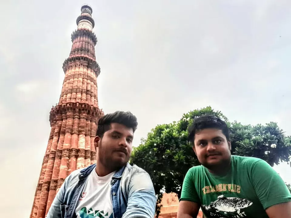 Photo of qutub minar monuments, Qutub Minar Complex Road, Seth Sarai, Mehrauli, New Delhi, Delhi, India by Aaditya Dwivedi (solo traveller)