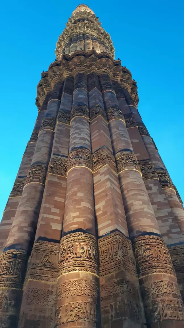 Photo of qutub minar monuments, Qutub Minar Complex Road, Seth Sarai, Mehrauli, New Delhi, Delhi, India by Aaditya Dwivedi (solo traveller)
