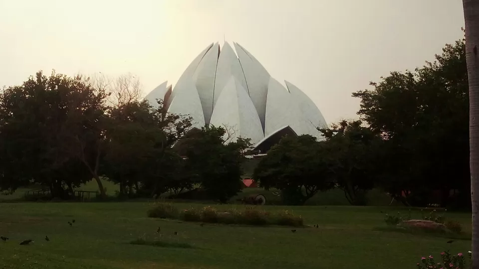 Photo of Lotus Temple, Lotus Temple Road, Bahapur, Shambhu Dayal Bagh, Kalkaji, New Delhi, Delhi, India by Aaditya Dwivedi (solo traveller)