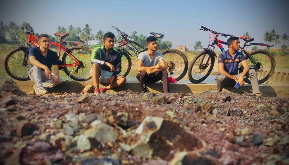 Photo of Kadamwadi : morning routine of cyclers at sangli by Shrinath Sargar