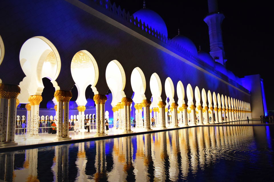 Photo of Sheikh Zayed Grand Mosque - Abu Dhabi - United Arab Emirates by Neha Sakuja