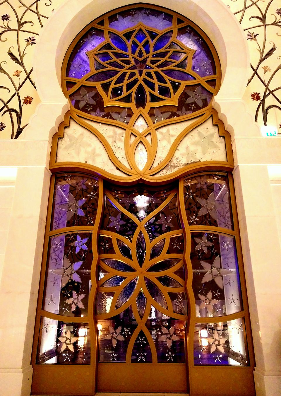 Photo of Sheikh Zayed Grand Mosque - Abu Dhabi - United Arab Emirates by Neha Sakuja