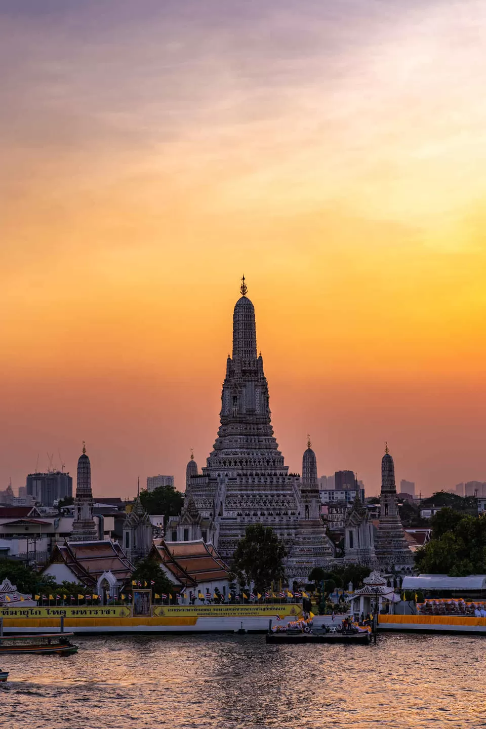 Photo of Wat Arun, Bangkok Yai, Bangkok, Thailand by Sahib Singh Sadana