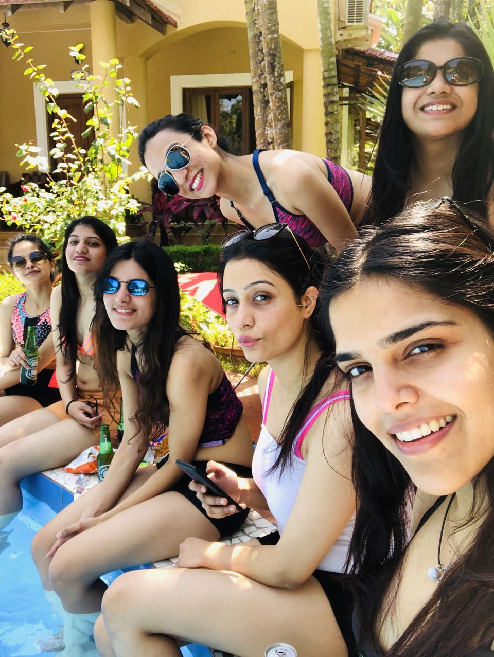 Photo of Travelling With Seven of My Girlfriends Proved to Be the Best Decision of My Adult Life! by Himani Sahni